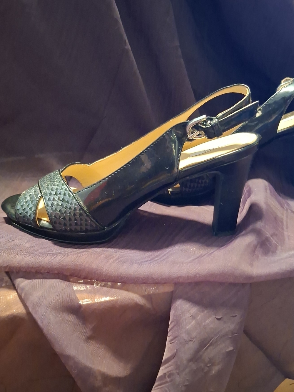 Geox Black Patent Slingback Heels with Textured Toe